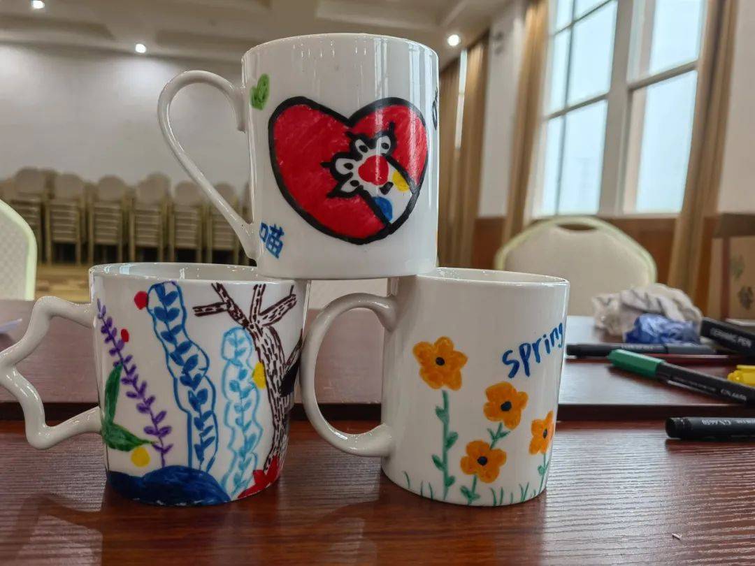 alang177166's tweet photo. DIY mug upcycled from old glass jar! Added ceramic paint constellations, now my morning coffee feels like stargazing.  #DIYCrafts， https://t.co/51lm4JyOSy