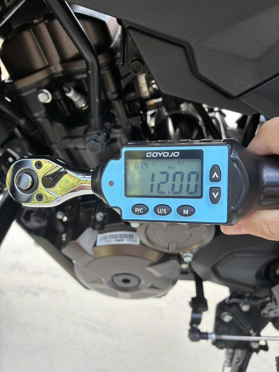 Flat_Island2025's tweet photo. 前回交換から10000km走行したのでプラグ交換⚡️
NGK MotoDXでも1500円!
そしてVストSXはほんと整備性が良い😆
次はメーター読み28000km(35000km)で交換予定😊
#Vストローム250SX
#NGK
#MotoDX
#プラグ交換 https://t.co/YhwQlGjgwa