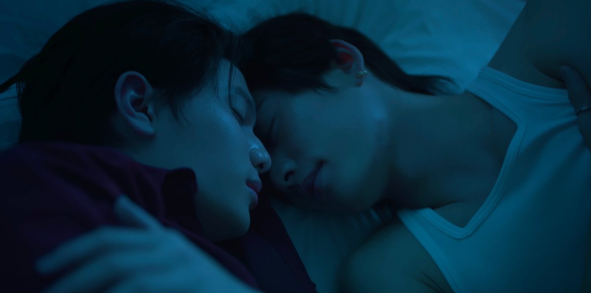 GMMTV's tweet photo. สิ่งนี้โค่สสสสสสสสส intimacy code 🫳🏻💗 เอาไง แอบยิ้มนะ น่ารักมากเลยง่ะ
#YouManiacSeriesEP4
@Williamjkp1 @EstRvp https://t.co/ORvcDaNcDS