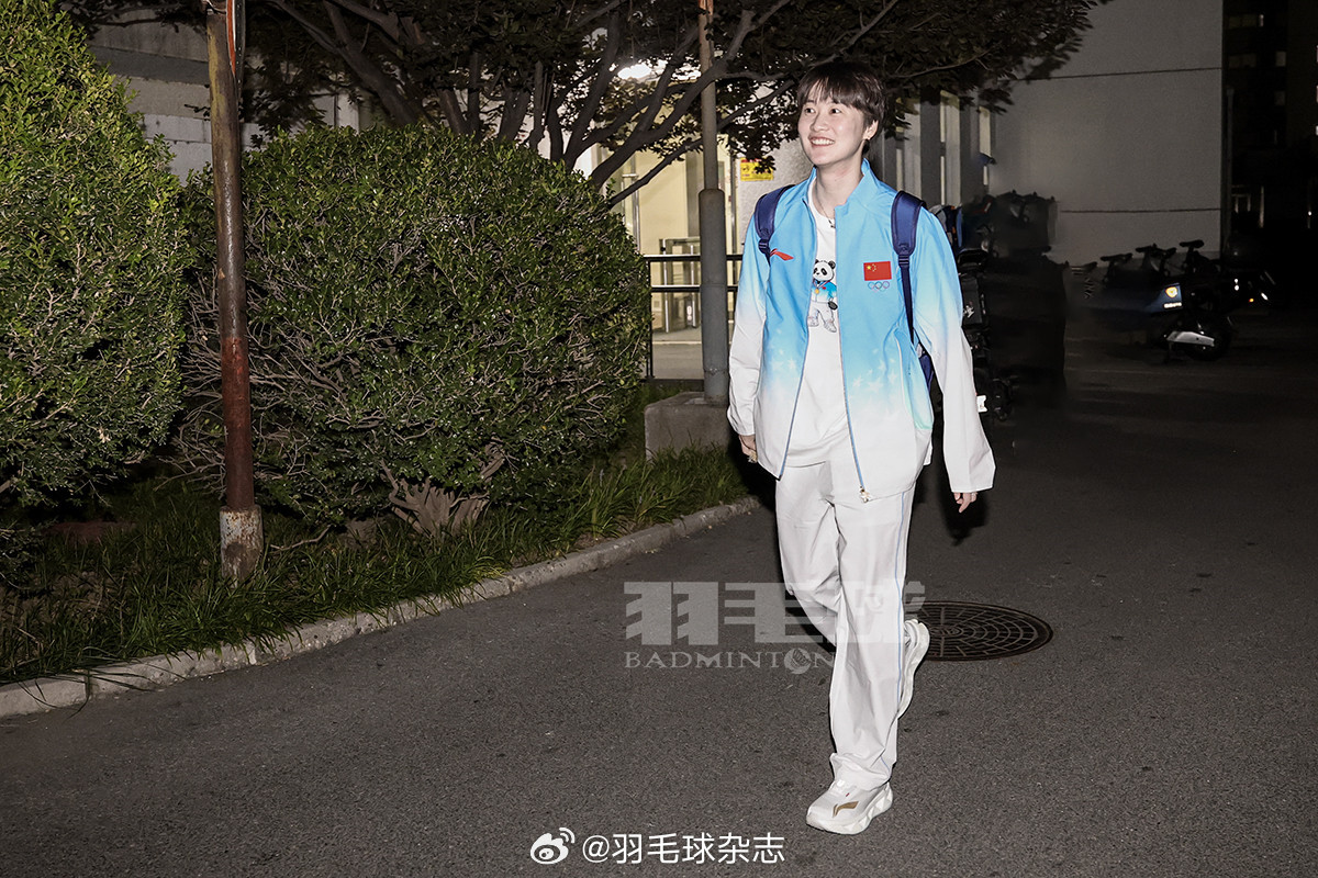 CGTNSportsScene's tweet photo. 🇨🇳China's badminton team heads to #AsianGames2026, headlined by:

MS: World champion Shi Yuqi
WS: Olympic champion Chen Yufei, world No. 2 Wang Zhiyi
MD: World champions Liang Weikeng/Wang Chang
WD: World champions Liu Shengshu/Tan Ning
XD: World No. 1s Feng Yanzhe/Huang Dongping https://t.co/oEPLeatm23