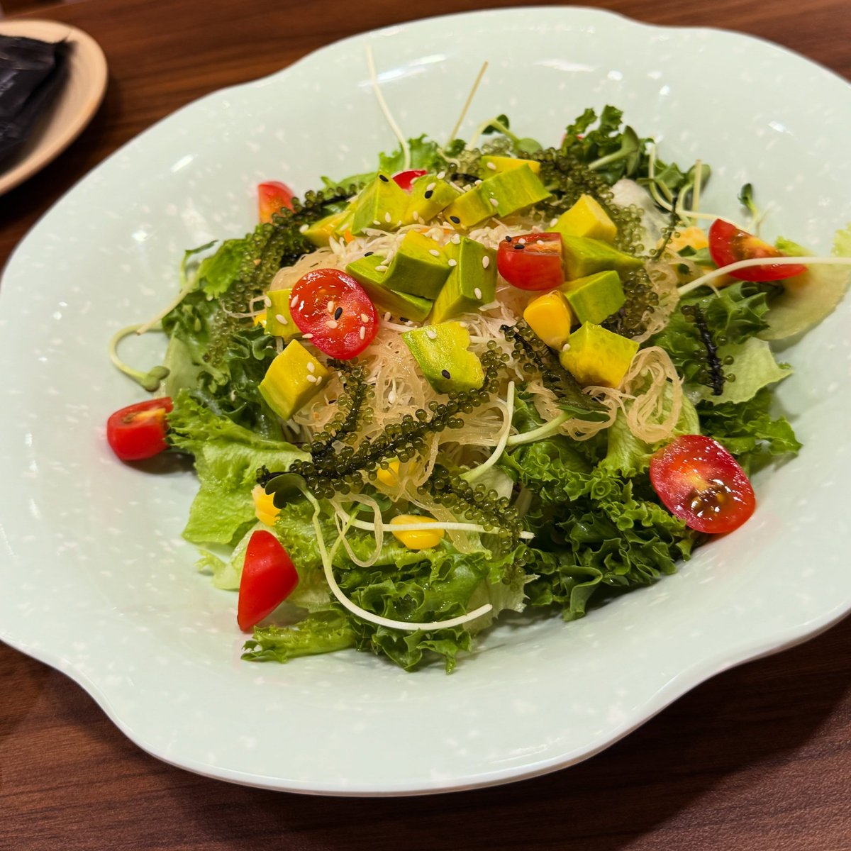 chloethomas3f1o's tweet photo. Fruit and sea grape salad—a refreshing blend of juicy fruit and crunchy sea grapes. Light, nutritious, colorful, and healthy, each bite awakens your taste buds and energizes you. https://t.co/9TkgY7nhS7