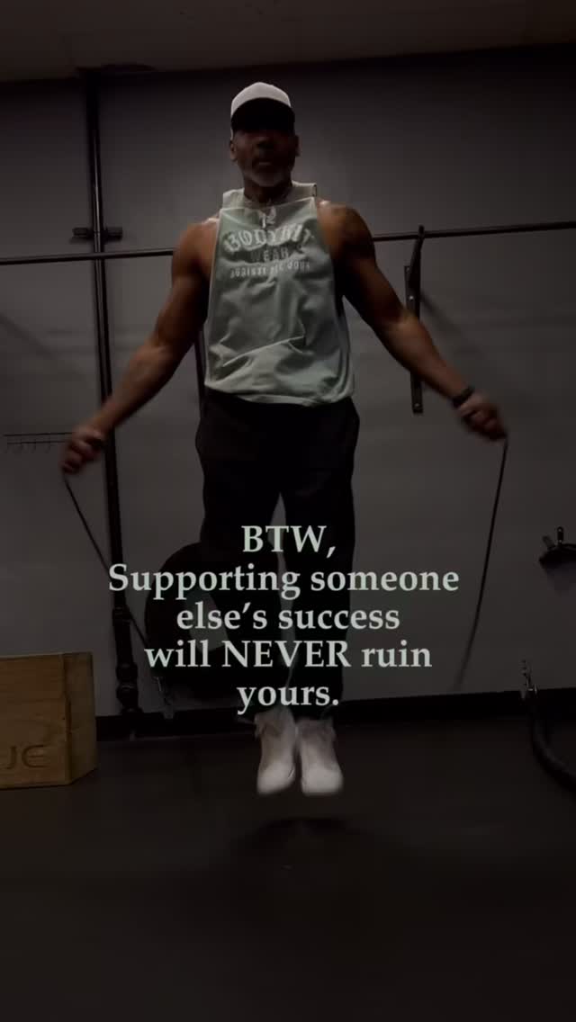 NevaKuksok's tweet photo. Real confidence applauds. 👏
Insecurity compares. 😤
Supporting someone else’s success will never diminish your own. The people who clap the loudest for others are usually the ones most secure in who they are. Keep building. Keep encouraging. https://t.co/DzI6EnMKH0