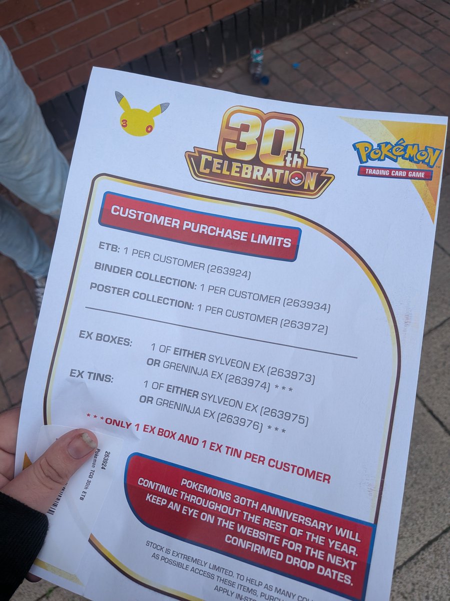 trickett27's tweet photo. @pokemartalerts Meadowhall Smyth's https://t.co/TsixXUKeo8