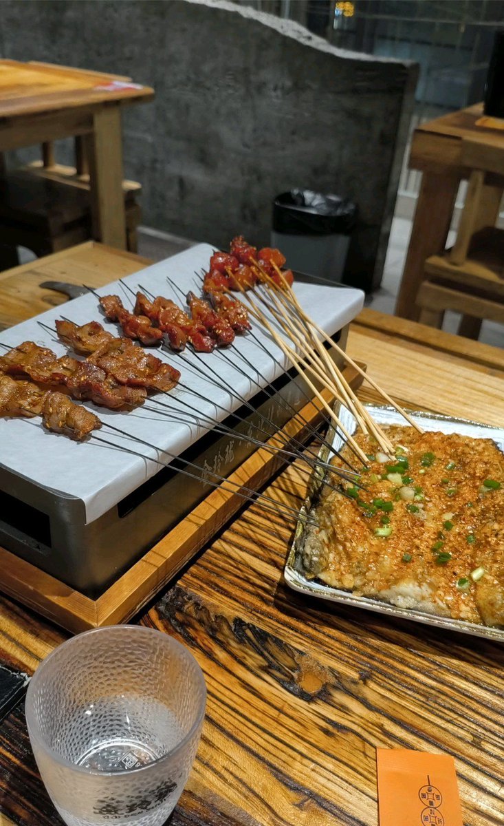 magiq852199's tweet photo. Craving late-night street food This crispy fried potato skewer with spicy cumin sauce hits different—crunchy on the outside, fluffy inside, perfect bite every time! https://t.co/iVTxKkzC6v