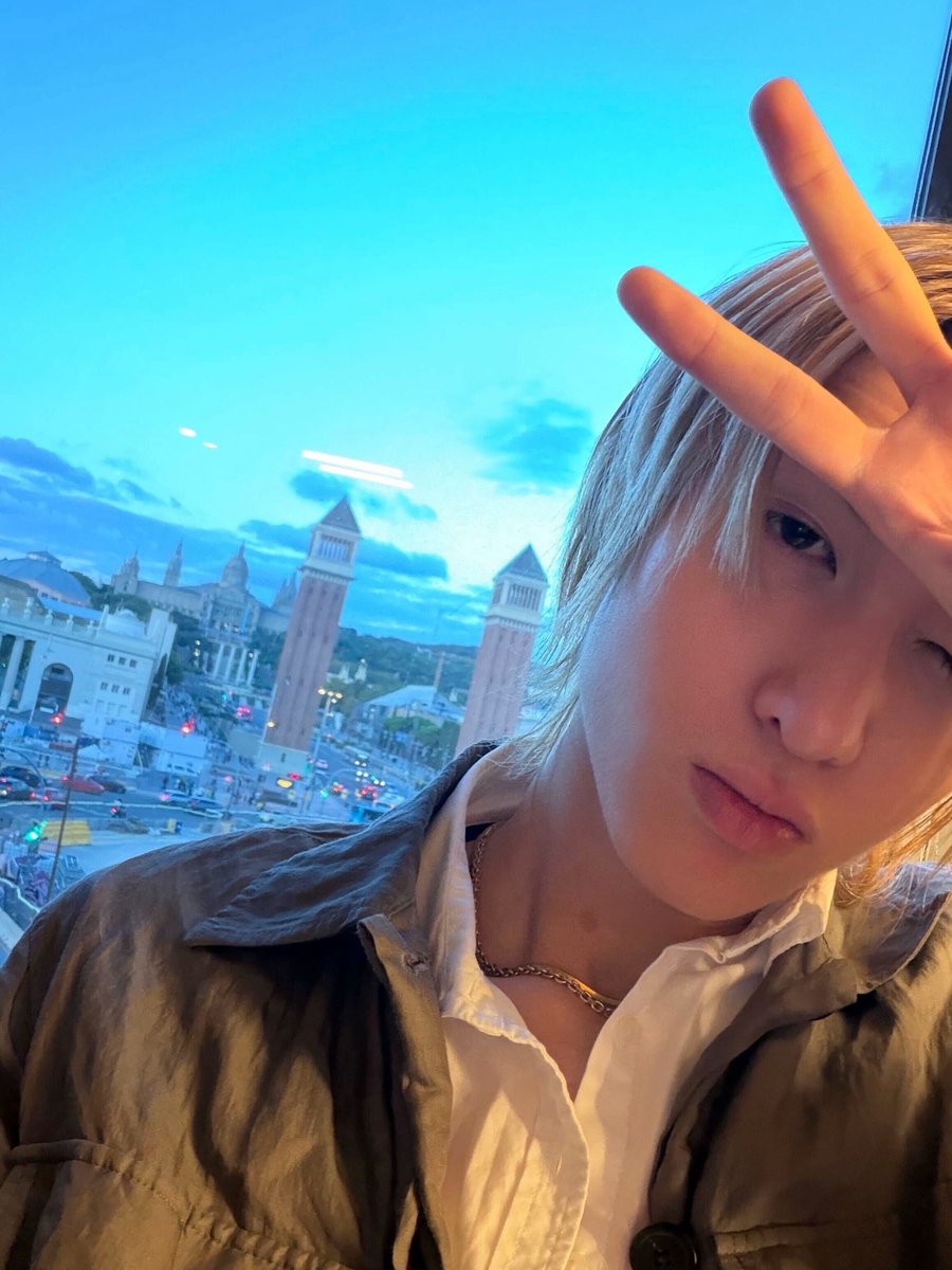 zhaoyufancokr's tweet photo. [260916] #MARTIN #마틴 Weverse Post

“barcelona!” https://t.co/g7s65cMkH2