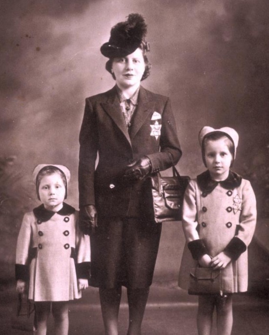 AuschwitzMuseum tweet picture