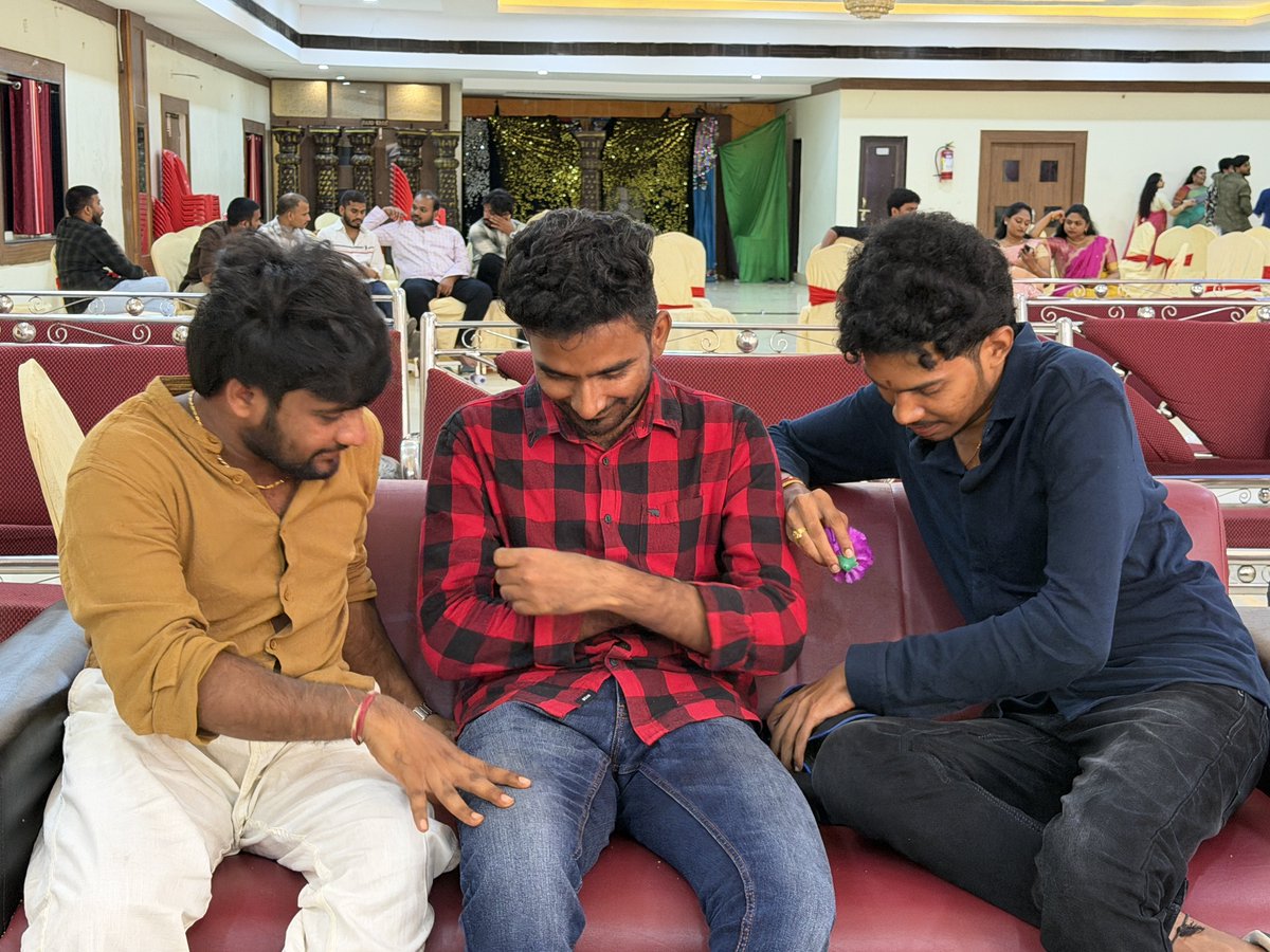 achith_juu's tweet photo. #Friendship #Rangdebasanti #Dosthi #HappyDays #LifeisBeautiful #Love https://t.co/pDn11YPxC4