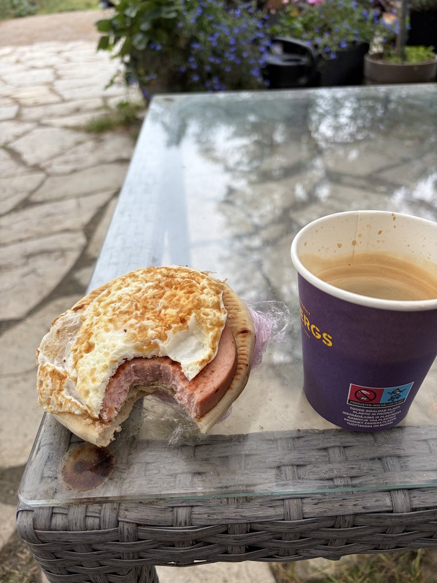 MorkOla's tweet photo. Golfrunda i Nacka med lunch på 9 hålet 🤠 https://t.co/OXySclCCnq