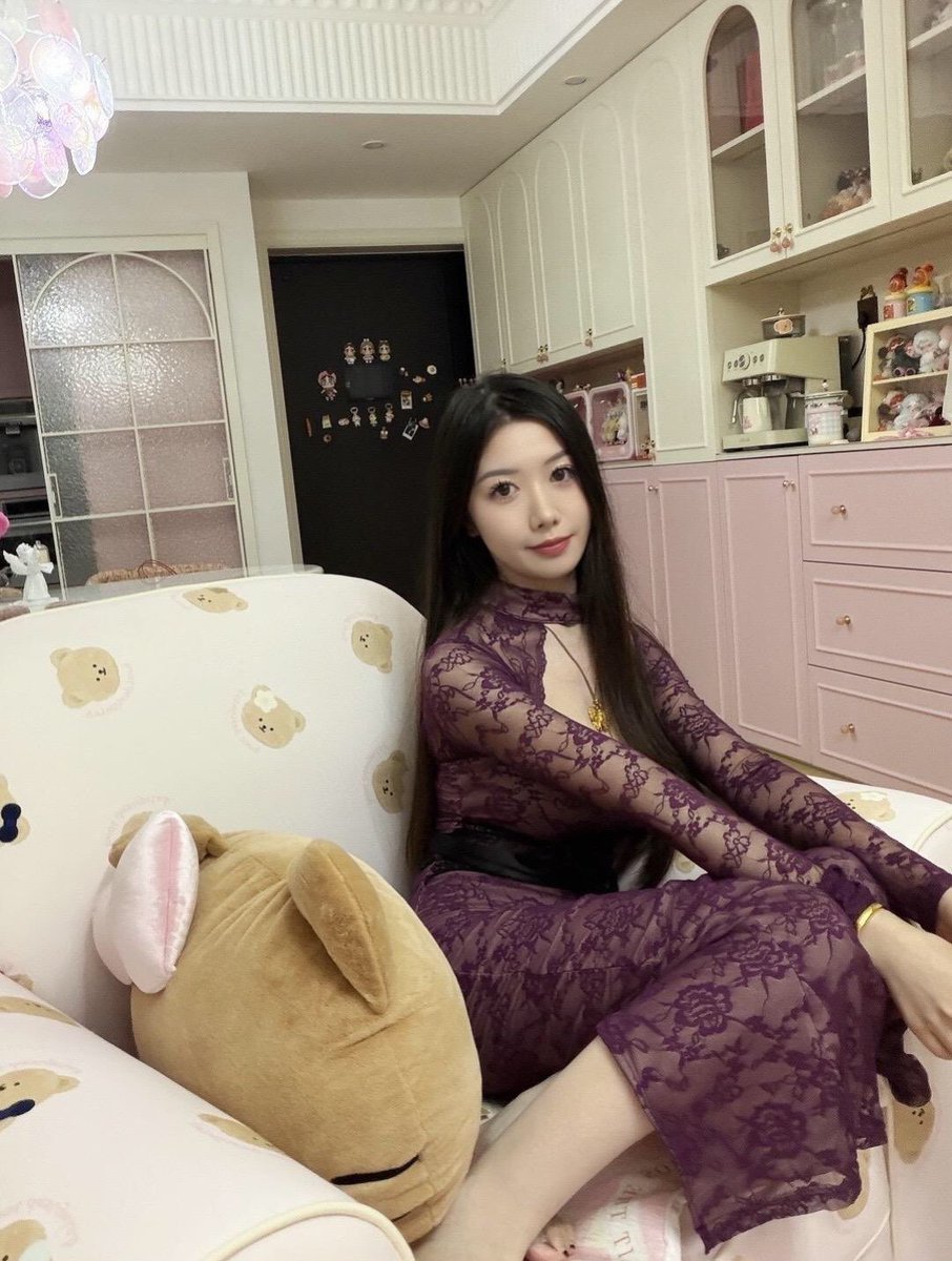 yaoling5201314's tweet photo. 你們覺得我反差嗎？ #桃園 https://t.co/l7xDWCKM1d