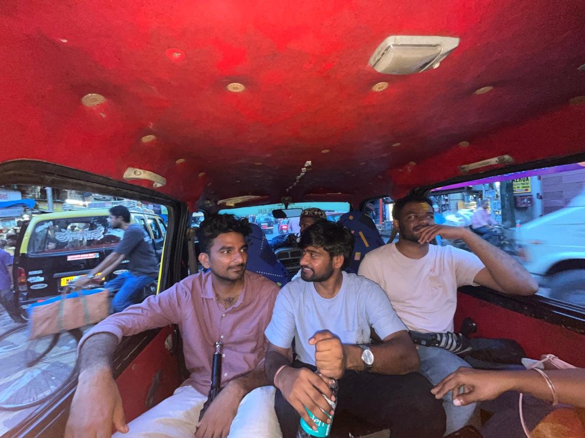 achith_juu's tweet photo. #Friendship #Rangdebasanti #Dosthi #HappyDays #LifeisBeautiful #Love https://t.co/pDn11YPxC4