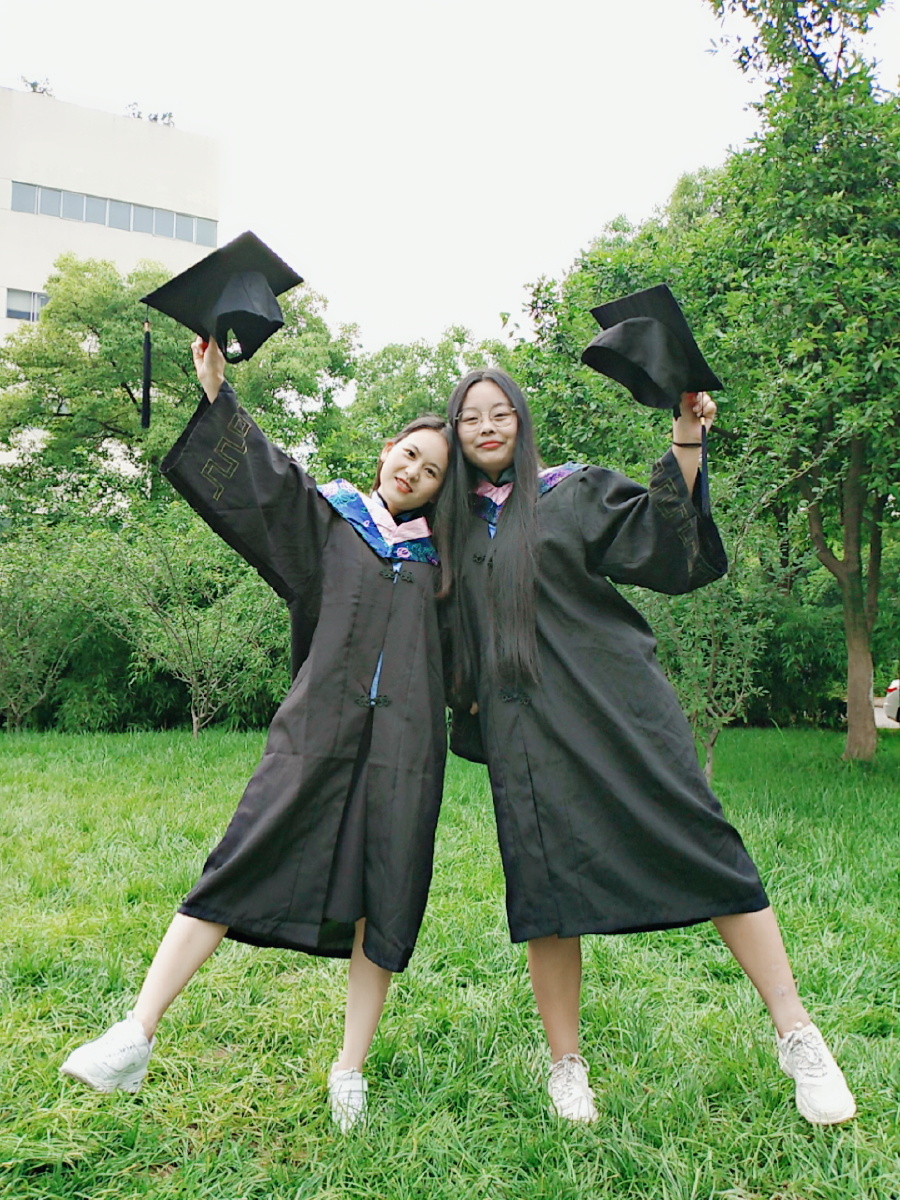 plaid784170's tweet photo. Graduation check  New chapter unlocked. Grateful for every laugh and lesson. https://t.co/XeUcfx7xg8