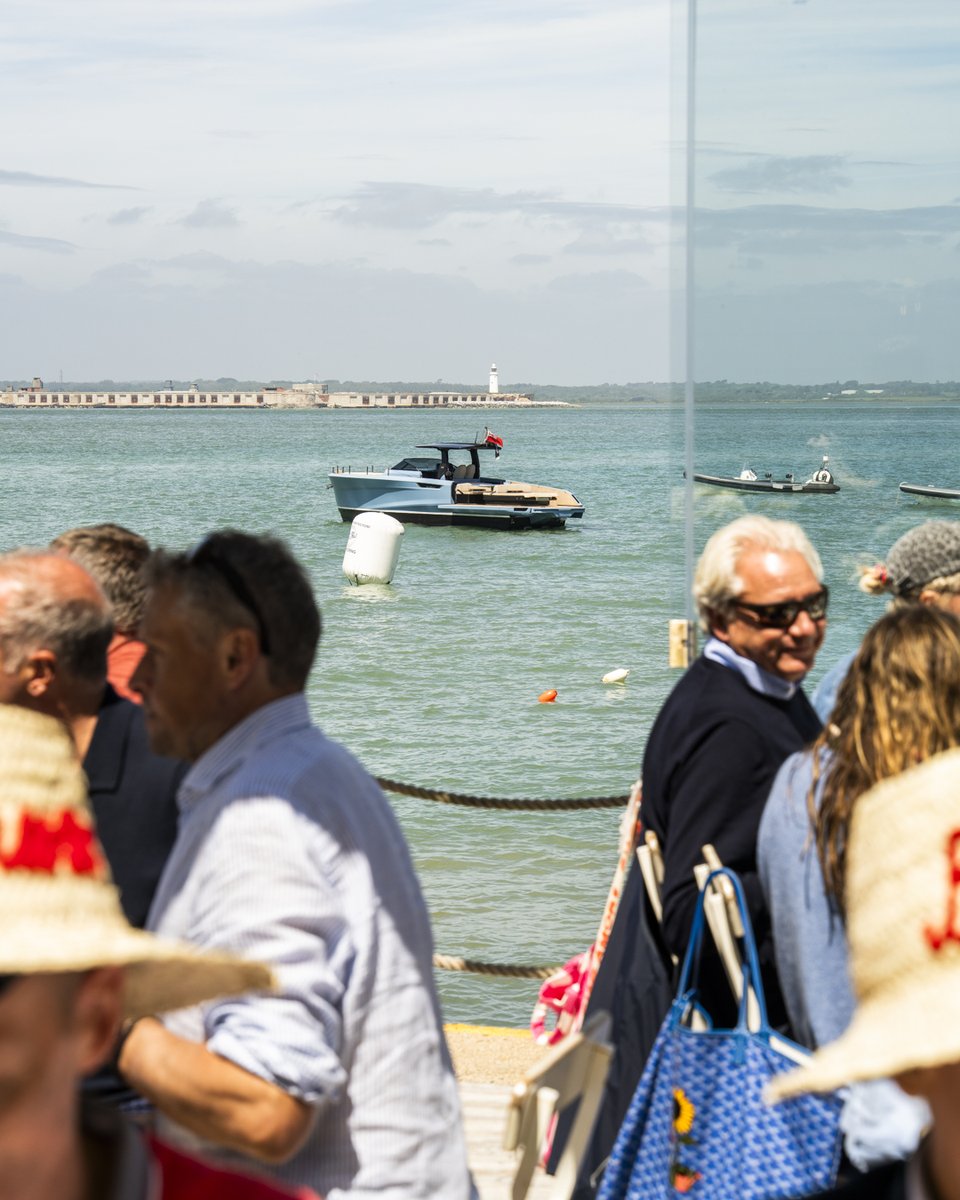 Sebinoyachts's tweet photo. The best table in town.

Good food. Good company. The Astor waiting patiently in the bay.

Some lunches are worth taking your time over. https://t.co/1qVtjoSwqM