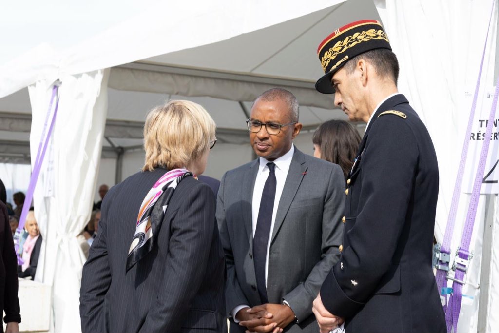 PapNdiaye's tweet photo. J’étais présent dimanche dernier à la cérémonie d’hommage aux victimes du complexe concentrationnaire de Natzweiler. 

50 000 détenus y furent internés, dont 17 000 moururent sur place.
Face aux temps sombres, se souvenir et transmettre restent plus nécessaires que jamais. https://t.co/zZ1xHezO2I