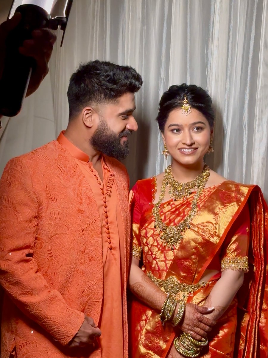 JennellLeeb8wl's tweet photo. Bride @vaidehisatam9
Groom @vedangmhatre13 https://t.co/oqbQVoJVqd