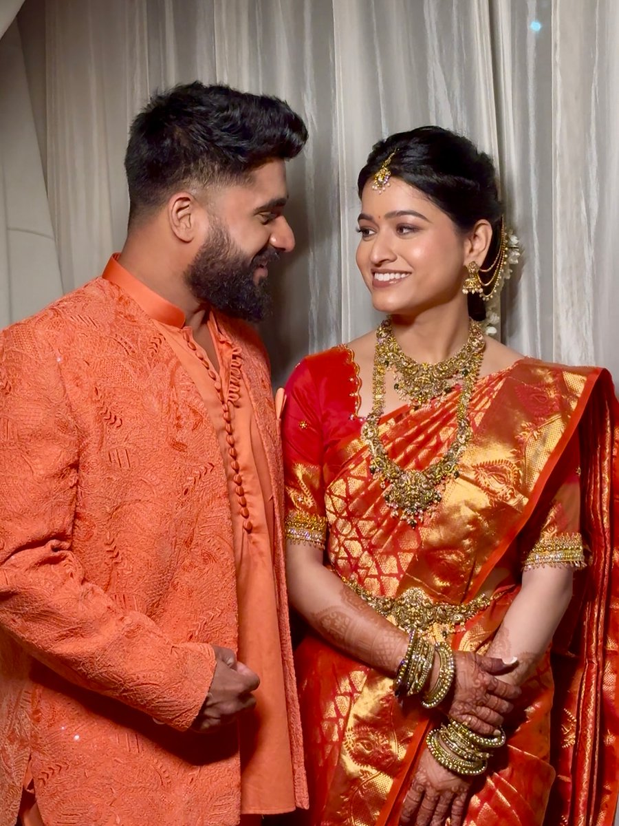 JennellLeeb8wl's tweet photo. Bride @vaidehisatam9
Groom @vedangmhatre13 https://t.co/oqbQVoJVqd