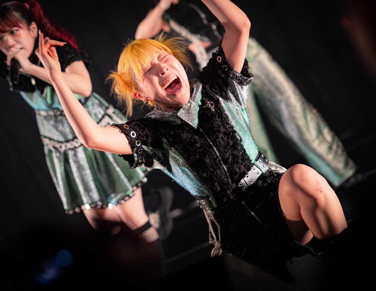 akidogg's tweet photo. すちゃん煽りもめっちゃパワフルだった！
いつもとはまた違うすちゃんのパワーを感じるライブ🐥

代官山UNIT
#SURING
#PIGGS
#クリトリックリス https://t.co/zoEqLe7NeW