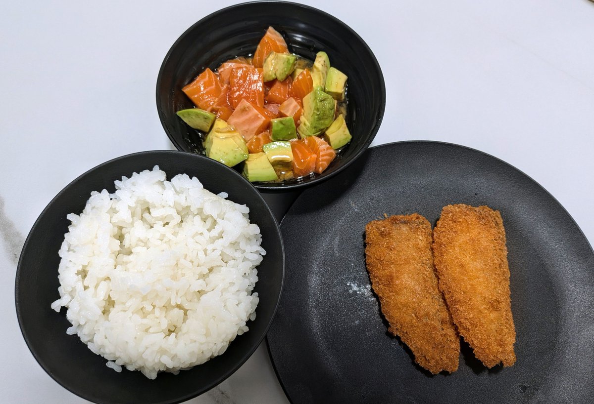 tmg_to_'s tweet photo. 普通のご飯作って食べれる幸せ😭
まだまだ消化は遅いから早めにゆっくり🐟️ https://t.co/rCx6COZbfn