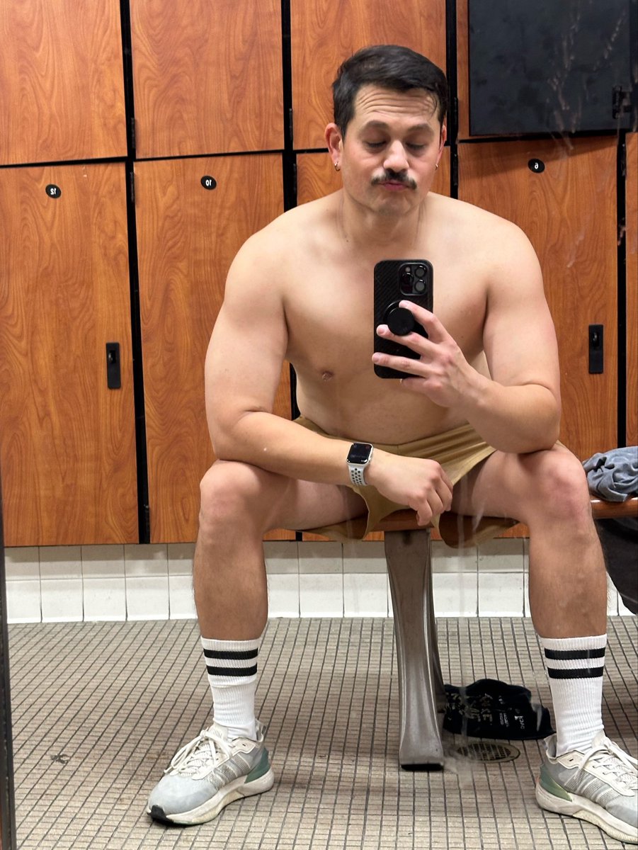 LAb8b8's tweet photo. Moustache powers activated. Ready to blow all the trade 👨🏻🍆💦💦💦 https://t.co/WGnakSXQ2l