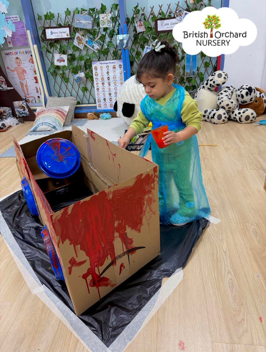 TorreAlberto's tweet photo. 🚗🎨 Big car, little artists! Our toddlers enjoyed a large cardboard car painting activity, exploring colours with their hands and tools. This hands-on experience supported the development of fine and gross motor skills while introducing new words https://t.co/9k9pDJfsCR