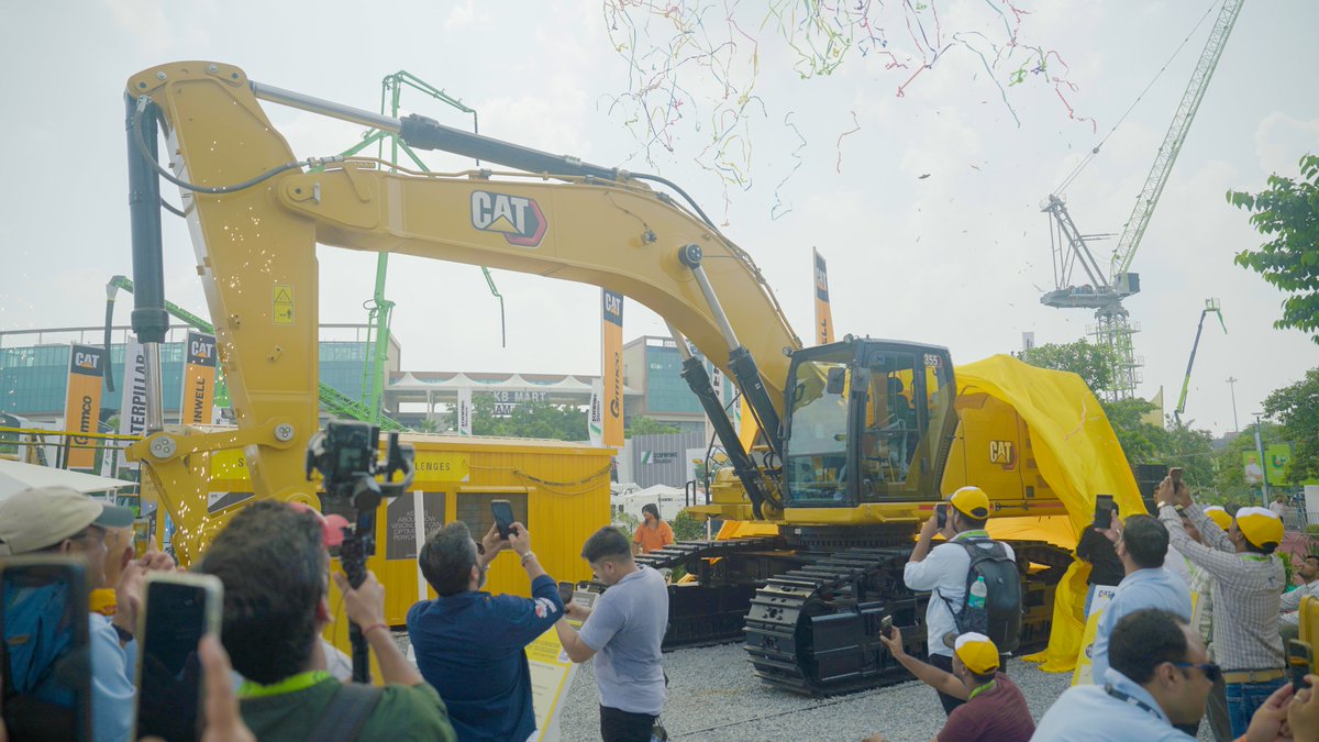 gmmco_cat's tweet photo. Day 1: The Beast is Unveiled! ⚡
We have officially taken the covers off the new CAT® 355 Excavator here at @baumaCONEXPOIND 2026!
📍 Stall O.E20, India Expo Centre, Greater Noida
#GMMCOCAT #Caterpillar #baumaCONEXPOIndia #InfrastructureIndia #CAT355 #ExcavatorLaunch https://t.co/LEh2ivWxjo