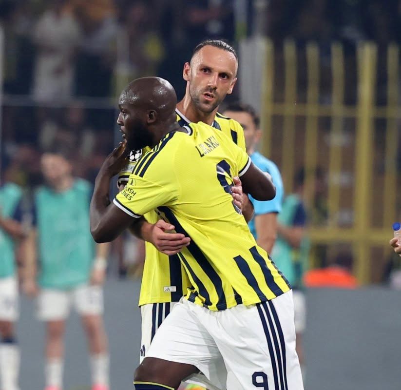 ajansspor's tweet photo. 🟡🔵 İsmail Kartal, Eyüpspor maçında Vedat Muriqi ve Romelu Lukaku'yu aynı anda ilk 11'de kullanmayı planlıyor.

📰 Sabah https://t.co/4Wu6sYKtZ8