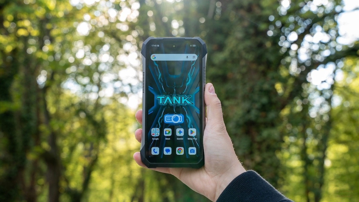 8849tech's tweet photo. WHY BABY YOUR PHONE WHEN YOU CAN TAKE A TANK? 
Meet TANK X — a rugged phone made for everyday adventures without the flagship price tag.
-1080P Projector
-17,600mAh Battery + 120W Charging
-64MP Night Vision
-1200-Lumen Camping Light
TANK X — Tough Made Simple.
#TANKX #Rugged https://t.co/osTyDdGMOS