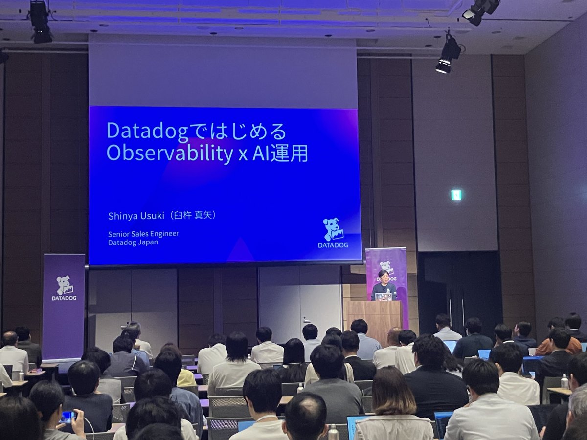 DatadogJ's tweet photo. DATADOG LIVE OSAKA現地レポート②
基調講演に続いて、Datadogの臼杵 真矢より「DatadogではじめるObservability x AI運用」と題したセッションを実施中！
#datadog #datadoglive #DatadogLiveOsaka https://t.co/jNDbtxH7Pg