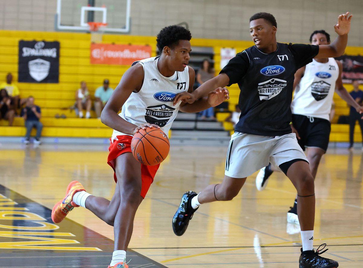 trigonis30's tweet photo. 2026 @FCPPangos All-West Frosh/Soph Camp Images:
6-7 2031 Alijah Alexander (Bella Vista Prep/AZ) tries to 6-7 2029 Blake Poole (Riordan/San Francisco CA) in the Top 30 Game
@Spalding @roundballinusa https://t.co/ZJDCrpk7Ik