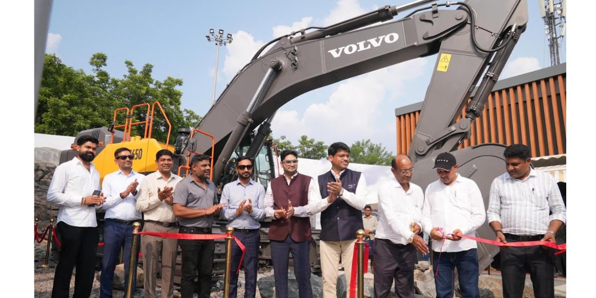 TextileValue's tweet photo. 🏗️ Volvo CE has launched the 65T-class EC650 mining excavator at bauma CONEXPO INDIA 2026, alongside its range of construction, mining, compacting and electric equipment solutions.
Read More:- https://t.co/Wh01uwxWvk
#VolvoCE #EC650 #BaumaCONEXPOIndia #MiningEquipment https://t.co/L6IhBcGYKF