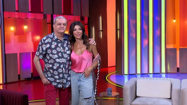 Dos30TV's tweet photo. BIEN @EncompaniaCMM como siempre siendo LO + VISTO del canal al congregar 40.000, 106.000 espectadores únicos y un 10.8% de share

🫰 2º OPCIÓN

👏 Duplica la media de @CMM_es 

#QueVivaLaTele #Audiencias https://t.co/1TzCiOVi8i