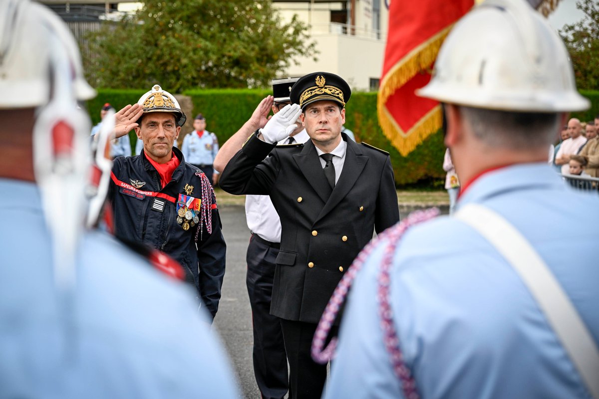Image de Préfet de la Manche - Une nouvelle page s'écrit pour les sapeurs-pompiers de Saint-Lô

Le chef de centre d'incendie et de 