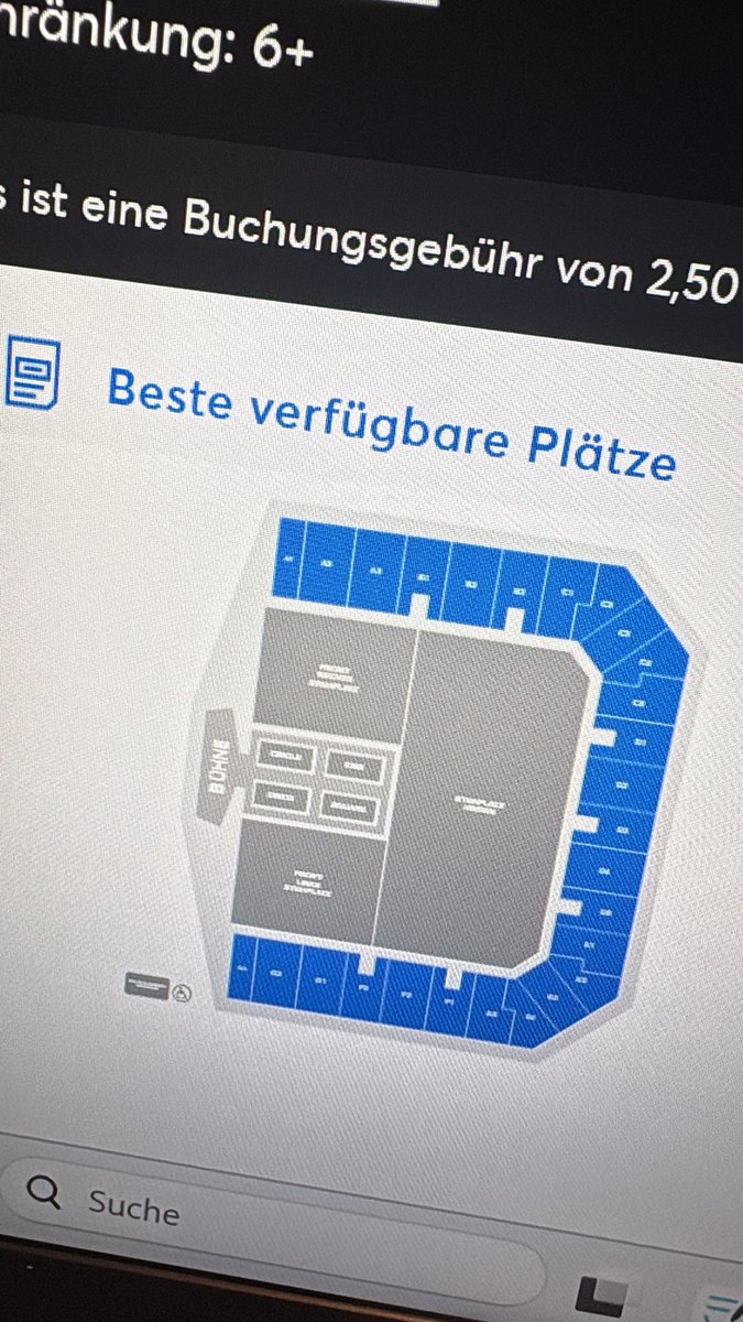 onlyangelsoph_'s tweet photo. I was 1300 in queue this is bullshit https://t.co/1saSmbjmNK