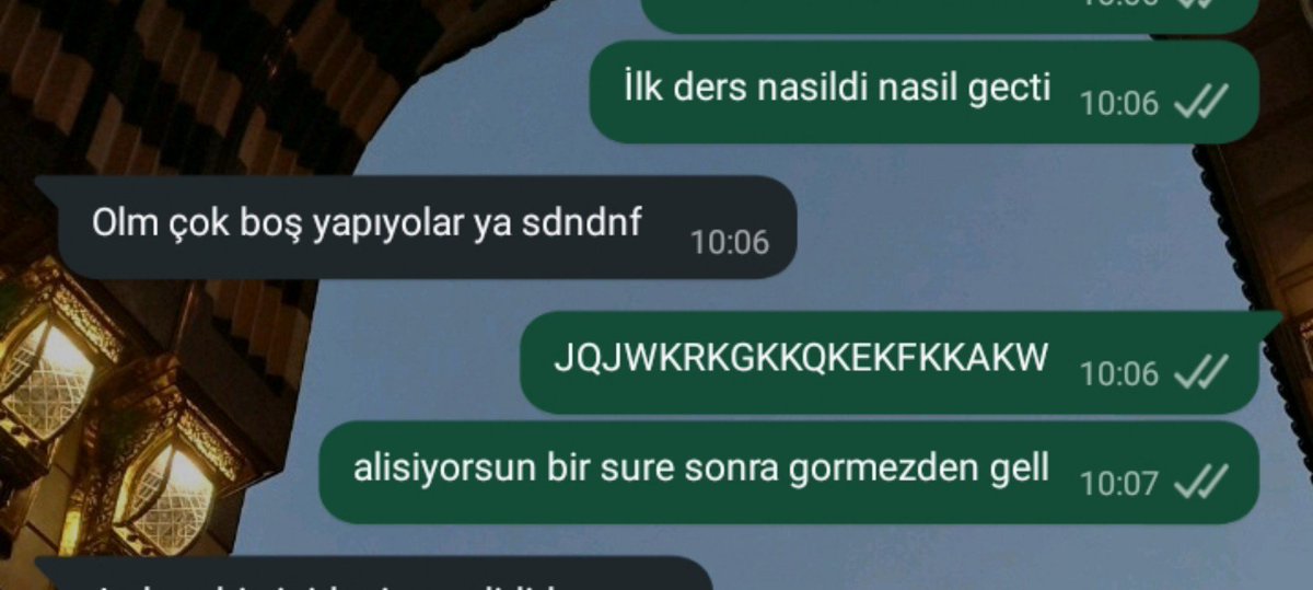 __bknj's tweet photo. merve ilk defa ogretmenlik yapiyo msdkskw😭 https://t.co/nJD4wSrYSF