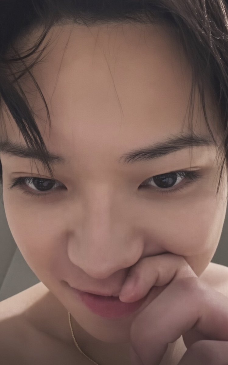 nangoryul's tweet photo. video call santai? https://t.co/N7139mG0ep