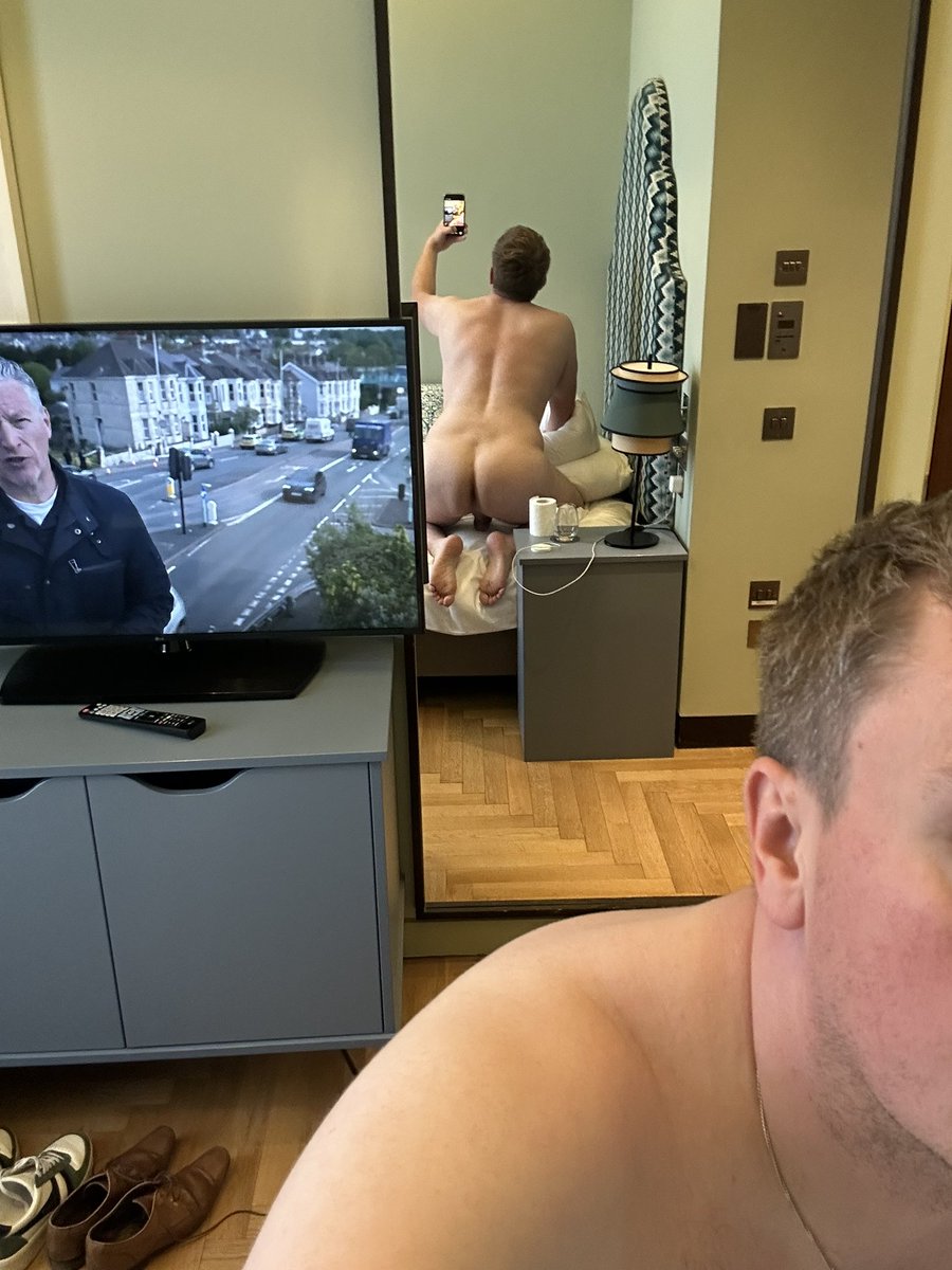 GinandJocks's tweet photo. Ok boys, who can tell me the best place in London for a slut to have their holes used on a Tuesday night 😈😉 #askingforme https://t.co/cTR9rDMWYG