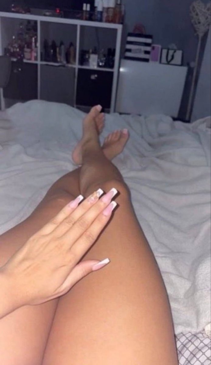 EmilyGraceReave's tweet photo. I just shaved 15 minutes ago... who wants to see it?🤭 https://t.co/uPED0iibp1