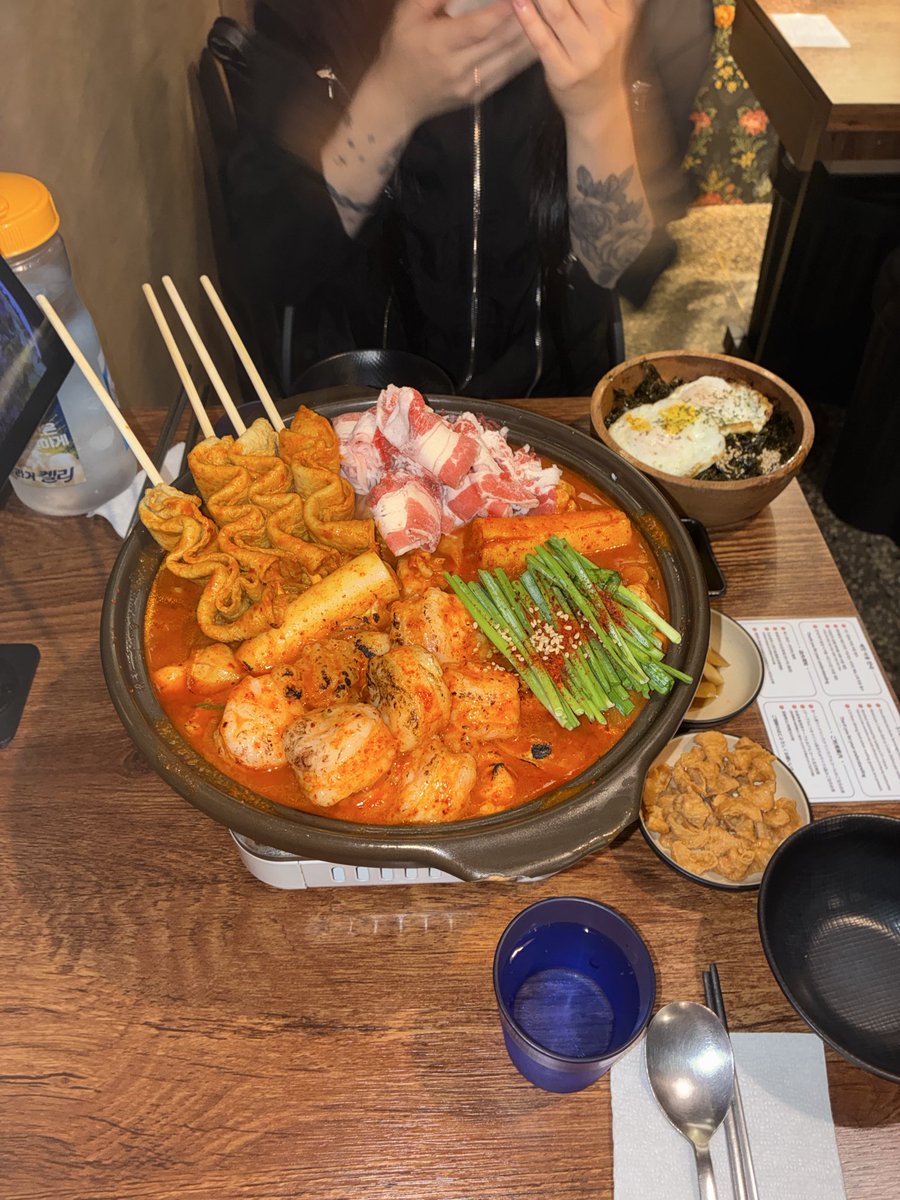 offspring3o's tweet photo. 친구랑 뚝섬나드리햇는데
둘이 스타일 ㄴㅁ달라서 여대생마라탕됏어요 https://t.co/QBnHTxEA8k