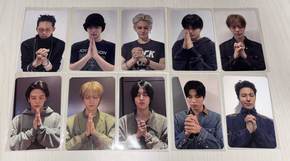 yj23lw's tweet photo. 被り無し10人届いたので前リプくれた子でまだ求めてたら連絡ください！！

ただ関税と国内送料で6000弱になっちゃうかもです💦
金額はあとでちゃんと計算して伝えます🔢

トレカのみ封入のみ等希望あれば検討します🙌🏻 https://t.co/fMVnpEyxAq