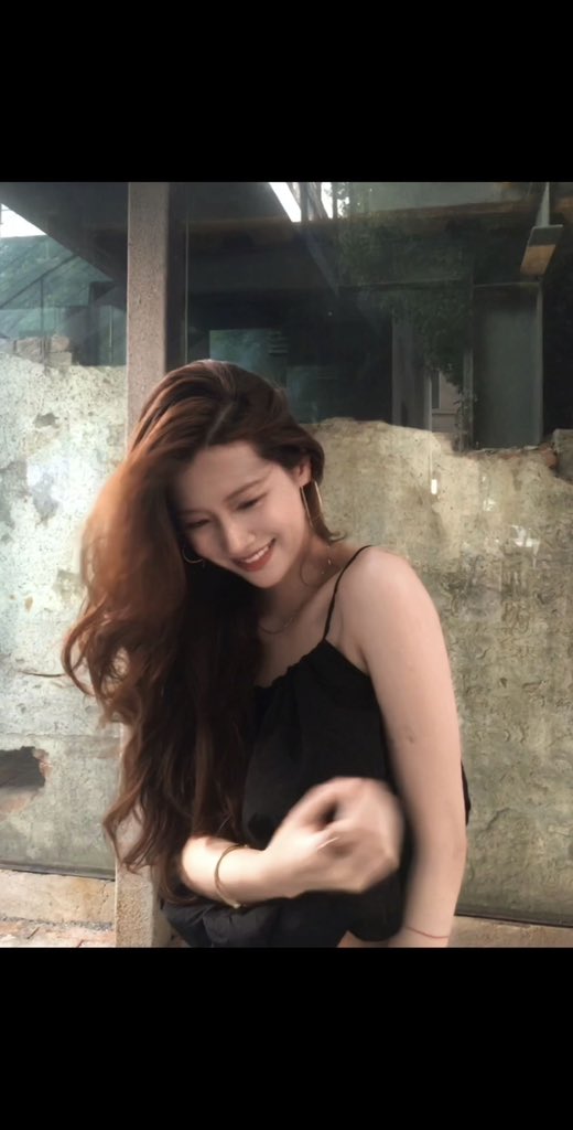 woaixinchang1's tweet photo. 天地辽阔 好像怎么走都不错。#livephoto #inmyfeeling https://t.co/YtOTvQXA2w