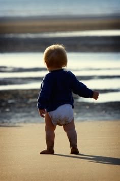 SalaLettura's tweet photo. “Chi vuole imparare a volare, deve prima imparare a stare, ad andare, a correre, ad arrampicarsi e a danzare: non s’impara a volare volando!
—Friedrich Nietzsche,’Così parlò Zarathustra’ https://t.co/GACiw5pCD2