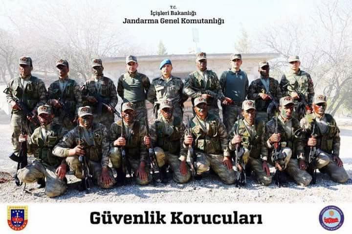 guvenlikkorucum's tweet photo. 41 yıldır terörle mücadelede canlarını seve seve feda eden kahraman Güvenlik korucuları şu anda da hem sınır ötesinde hem yurt içinde görevlerinin başında.
Özlük hakları bir an önce düzenlenmeli, hak ettikleri memur statüsü kendilerine tanınmalı. Bunu fazlasıyla hak ettiler.
47 bin çalışan korucular, 30 bin gönüllü, 25 bin emekli korucunun sorunlarına artık çözüm bulunmalı. Koruculuk sistemi hak ettiği değeri görmek istiyor. Daha fazla bekletilmemeli.​​​​​​​​​​​​​​​​​​​​​​​​​​​​​​​​​​​​​​​​​​​​​​​​​​ @mustafaciftcitr