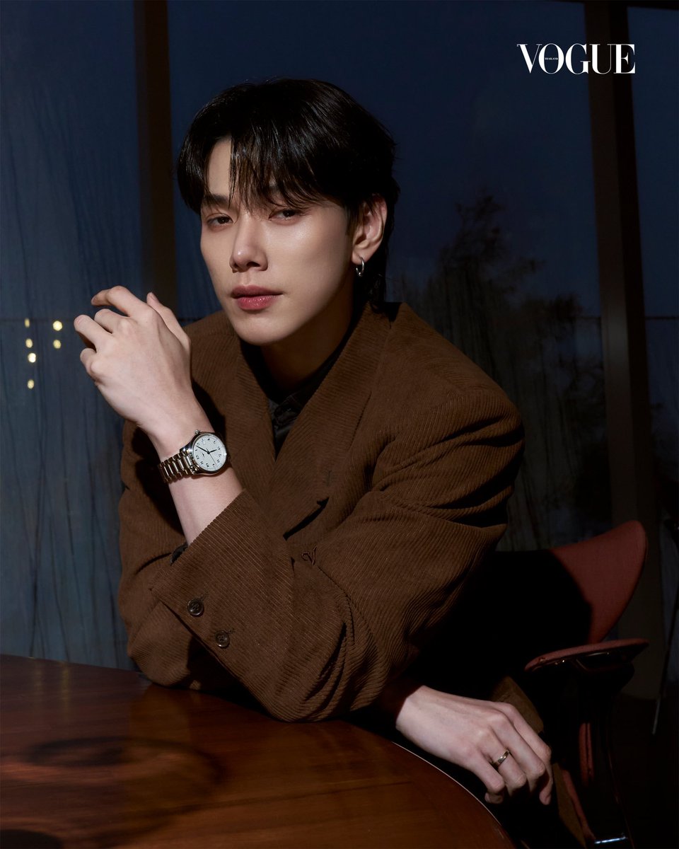 daouoffroadbra's tweet photo. [📸] Vogue Thailand via X com o #DAOU para a marca LONGINES na campanha "Longines Master Collection".

#TheLonginesMasterCollection
#LonginesThailand #ต้าห์อู๋ #oueiija https://t.co/hjpTT3GM3W