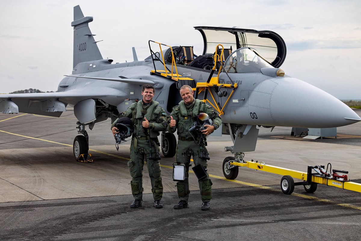africanpilot's tweet photo. International | @Saab’s two-seat Gripen F has completed a 40-minute first flight in Linköping, entering flight testing ahead of delivery to Brazil.
Read more: https://t.co/gF6wSyqxWt
#Saab #GripenF #Gripen #MilitaryAviation #DefenceAviation #FlightTesting #FighterAircraft #BrazilianAirForce #PilotTraining