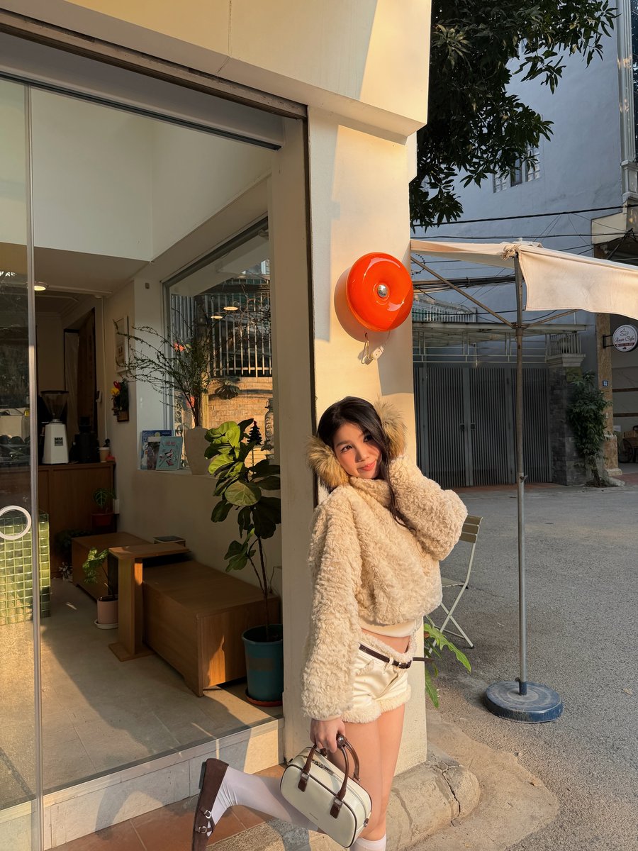 StephaniePhjl's tweet photo. Wassup 🌍 Just dropping by to say: you are enough, and you’ve always been. Believe it. ☀️
TwPKxOiR https://t.co/t9GJepdLiF