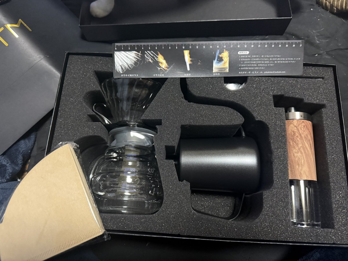 Js02725277Js's tweet photo. うん。コーヒー淹れる道具とちょっとお高めのコーヒー豆を買いました。
ちょっとワクワクwww https://t.co/rL45glEPri