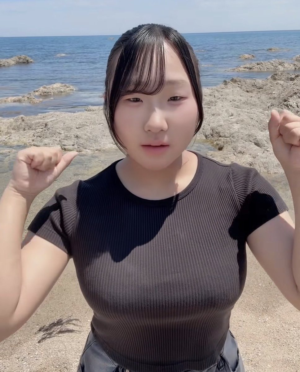 kd83g's tweet photo. ブッサイクな顔てんのに乳だけは極上💕💢
体だけはめっちゃ成長しやがって💕💢
俺の好みの体系じゃねぇか💕💢
お前の口で　に俺のチンポを入れて頭を動かすわ💕💢みんなの前で手マンしてオホゴエでも漏らして雌の本性を出せ💕💢 https://t.co/h1LjLnUTVg