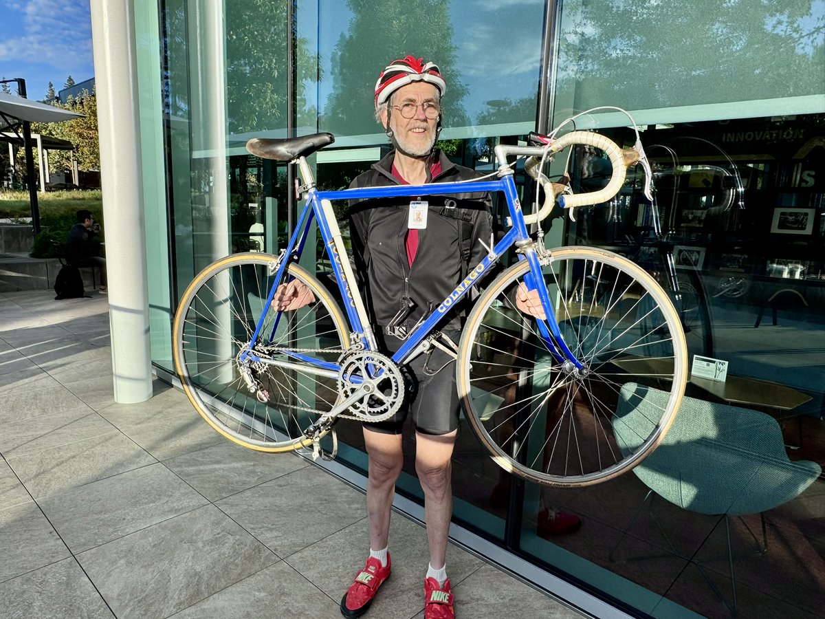 SRPPaloAlto's tweet photo. A great start to the day at our latest Breakfast for Bicyclists at The Hub! We enjoyed coffee, a delicious hot breakfast, and conversation while the bicyclists headed off with complimentary gift bags. Thanks to everyone who stopped by! #TDMWeek https://t.co/v72ieQerUw
