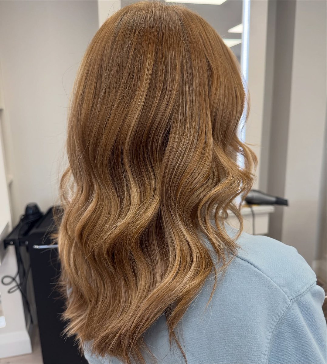 LadawnQuintas's tweet photo. That time of year when Shauna convinces me to colour her hair @life_at_no9_ire 🫶
Love the ribbons of blonde through her already stunning natural colour! https://t.co/fmpSBaIfsy