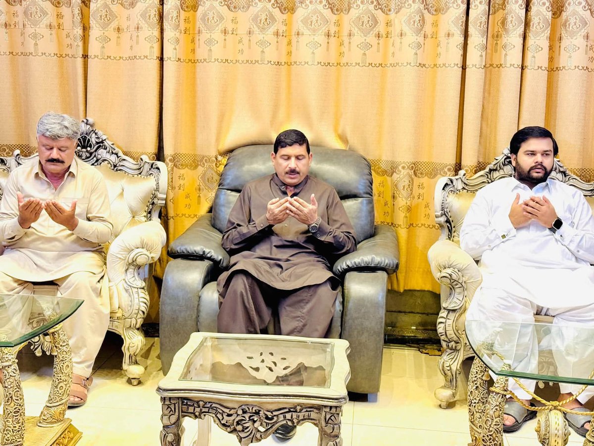 MayorMPK's tweet photo. پاکستان پیپلز پارٹی کے رہنما چوہدری نظام الدین آرائیں کے بڑے بھائی حاجی اسلام الدین کی صاحبزادی اور چیئرمین یوسی 08 چوہدری شانی آرائیں کی کزن کے انتقال پر ان سے تعزیت کی اور مرحومہ کے ایصالِ ثواب کے لیے فاتحہ خوانی کی۔

اللہ پاک مرحومہ کو جنت الفردوس میں اعلیٰ مقام عطا فرمائے۔ https://t.co/RUUYdbeXso