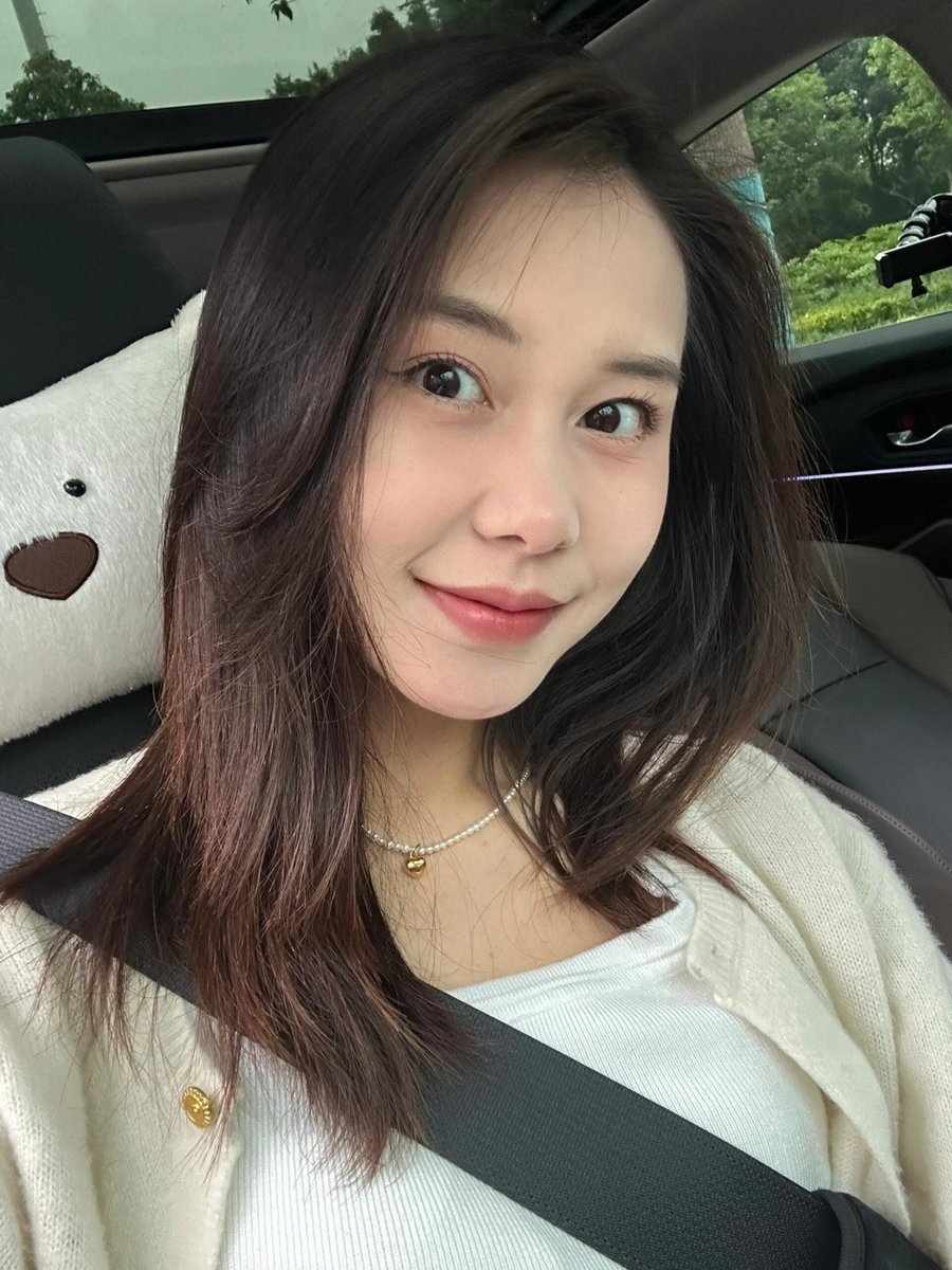 prysilla2's tweet photo. 听说X是树洞   树洞是聊隐私吗？怎么没人跟我聊聊？我很差？ https://t.co/eO7A1sD4b8